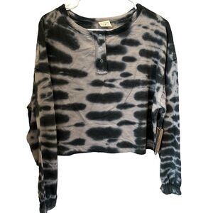 Urban Rebel brand size m pullover crop sweatshirt NWT‎